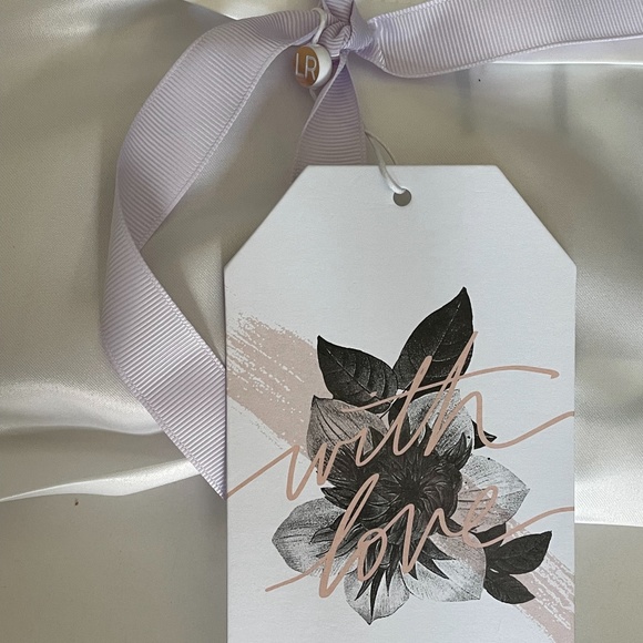 Le Rose Georgina Satin Bridesmaid Robe for Wedding - Picture 3 of 6